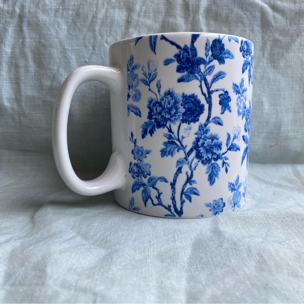 Lauren Ralph Lauren blue white floral 16 oz. mug - Picture 3 of 8